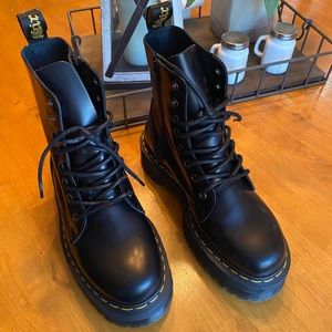 Dr. Martens Jadon 8 Eye Boots